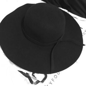 Boohoo Black brimmed hat